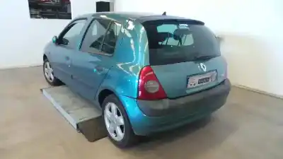 Scrapping Vehicle renault   of the year 2002 powered k9kb7