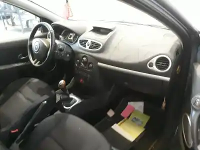 Veículo de Sucata renault clio iii authentique do ano 2006 alimentado k9k768