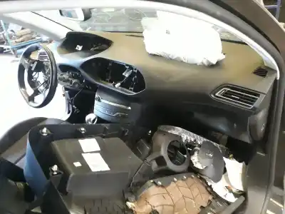 Scrapping Vehicle peugeot 308 style of the year 2017 powered bhz