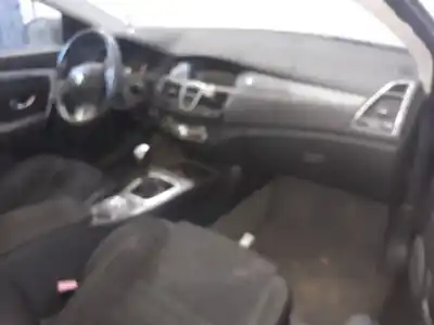 Здавання транспортного засобу renault laguna coupe base року 2011 потужний m9r814