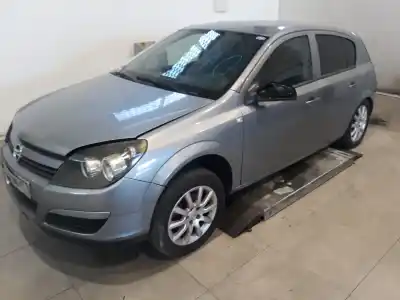 Veículo de Sucata opel astra h berlina 1.7 16v cdti do ano 2004 alimentado z17dth