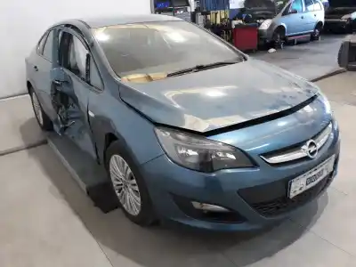 Veicolo di demolizione OPEL                                               ASTRA J LIM.                                                                                                                                                                                                                                               Selective                                                                                                                                                                                                                                                  dell'anno 2014 alimentato A17DTS