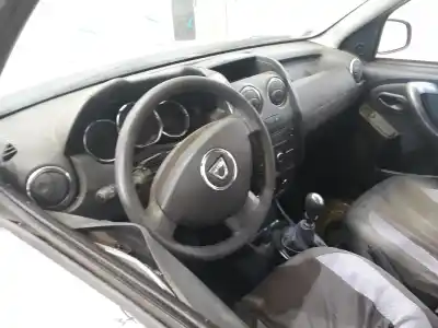 Veicolo di demolizione dacia duster ambiance 4x2 dell'anno 2017 alimentato h5ff408