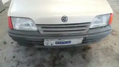 Veículo de Sucata opel kadett e gl berlina do ano 1984 alimentado 12sc