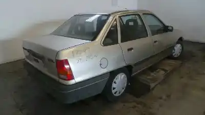 Veículo de Sucata opel kadett e gl berlina do ano 1984 alimentado 12sc