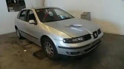 Здавання транспортного засобу seat leon (1m1) signo року 1999 потужний akl