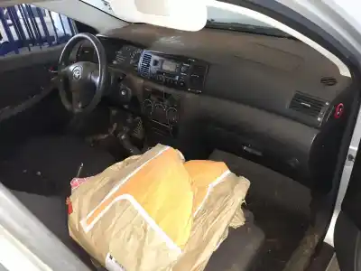 Scrapping Vehicle toyota corolla (_e12_) 2.0 d-4d (cde120_) of the year 2004 powered 1cd-ftv