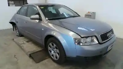 Veículo de Sucata audi a4 berlina (8e) 1.9 tdi (96kw) do ano 2003 alimentado awx