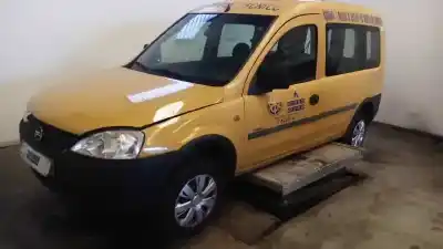 Veicolo di demolizione OPEL COMBO Familiar dell'anno 2002 alimentato Y17DTL