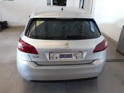 Véhicule à la ferraille peugeot 308 active de l'année 2015 alimenté 9h06