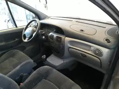 Scrapping Vehicle renault scenic (ja..) 1.4 16v authentique of the year 2000 powered k4j