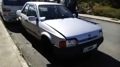 Sloopvoertuig ford orion clx van het jaar 1990 aangedreven rt