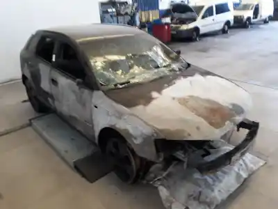 Veicolo di demolizione AUDI A3 (8P) 2.0 TDI Ambiente (DPF) (125kW) dell'anno 2006 alimentato QM6