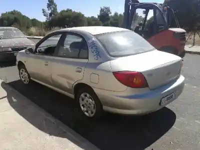 Veículo de Sucata kia rio ls berlina do ano 2001 alimentado a5d