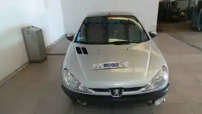 Veículo de Sucata peugeot 206 cc cc do ano 2001 alimentado nfutu5jp4