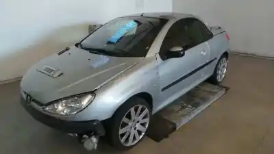 Veículo de Sucata peugeot 206 cc cc do ano 2001 alimentado nfutu5jp4
