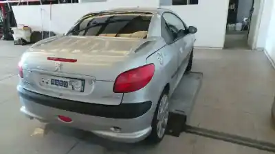 Veículo de Sucata peugeot 206 cc cc do ano 2001 alimentado nfutu5jp4