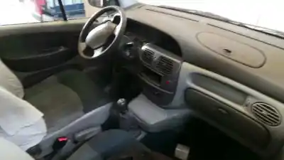 Veicolo di demolizione renault scenic (ja..) 1.6 16v authentique (ja0b/11) dell'anno 2001 alimentato k4m700