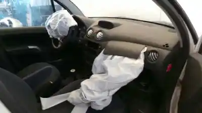 Veículo de Sucata citroen c3 1.4 do ano 2004 alimentado kfvtu3jp