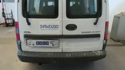 Sloopvoertuig opel combo familiar van het jaar 2006 aangedreven z17dth