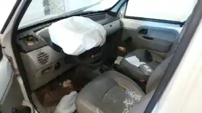 Veículo de Sucata renault kangoo furgón compact comfort do ano 2008 alimentado k9k800