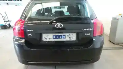 Sloopvoertuig toyota corolla (_e12_) 2.0 d-4d (cde120r_ cde120l_) van het jaar 2006 aangedreven 1cdftv