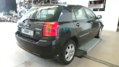 Sloopvoertuig toyota corolla (_e12_) 2.0 d-4d (cde120r_ cde120l_) van het jaar 2006 aangedreven 1cdftv