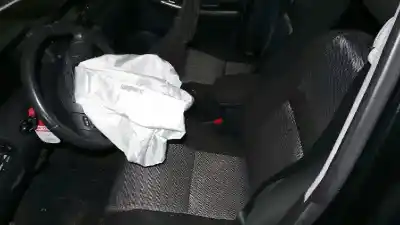 Sloopvoertuig toyota corolla (_e12_) 2.0 d-4d (cde120r_ cde120l_) van het jaar 2006 aangedreven 1cdftv