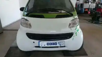 Véhicule à la ferraille smart coupe pure de l'année 1999 alimenté g11