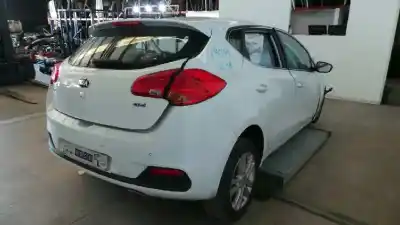 Veículo de Sucata kia cee´d maracaná do ano 2015 alimentado d4fb