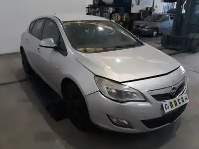 Veicolo di demolizione opel                                               astra j lim.                                                                                                                                                                                                                                               enjoy                                                                                                                                                                                                                                                      dell'anno 2011 alimentato a13dte