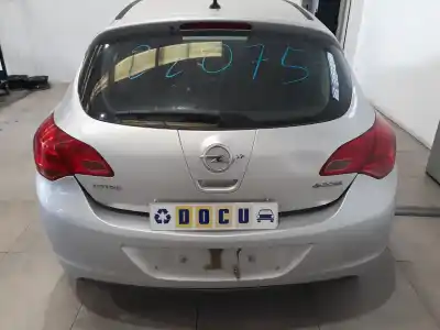 Veicolo di demolizione opel                                               astra j lim.                                                                                                                                                                                                                                               enjoy                                                                                                                                                                                                                                                      dell'anno 2011 alimentato a13dte
