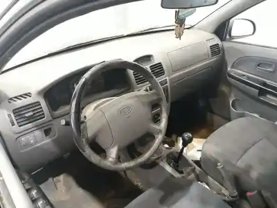 Veículo de Sucata kia rio ipanema berlina do ano 2004 alimentado a5d