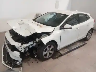 Veículo de Sucata volvo v40 kinetic do ano 2014 alimentado d4162t