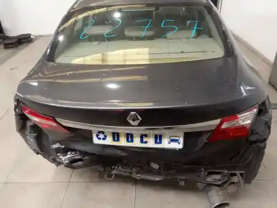 Véhicule à la ferraille renault latitude privilege de l'année 2011 alimenté m9r t8