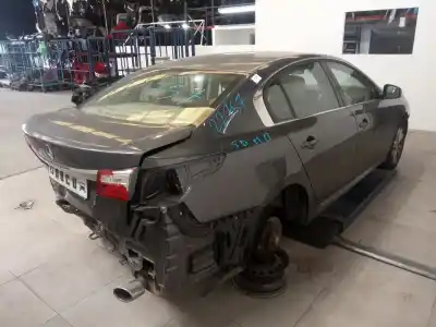 Véhicule à la ferraille renault latitude privilege de l'année 2011 alimenté m9r t8