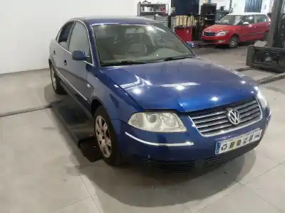 Verschrottungsfahrzeug VOLKSWAGEN PASSAT BERLINA (3B3)  des Jahres 2001 angetrieben AVF