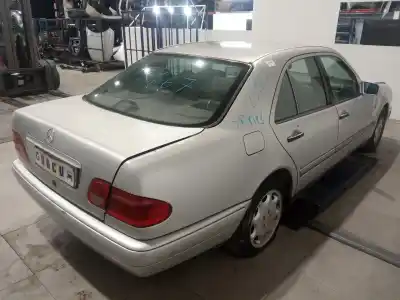 Veículo de Sucata mercedes                                           clase e (w210) berlina diesel                                                                                                                                                                                                                              d606962                                                                                                                                                                                                                                                    do ano 1997 alimentado d606962