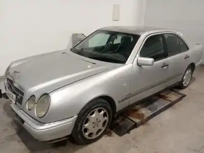 Veículo de Sucata mercedes                                           clase e (w210) berlina diesel                                                                                                                                                                                                                              d606962                                                                                                                                                                                                                                                    do ano 1997 alimentado d606962