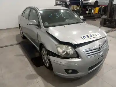 Veículo de Sucata TOYOTA AVENSIS BERLINA (T25)  do ano 2009 alimentado 2AD