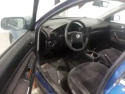 Veículo de Sucata volkswagen passat b5.5 (3b3) 1.9 tdi do ano 2003 alimentado awx