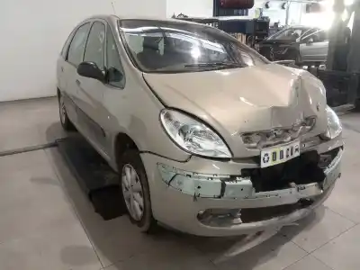 Veicolo di demolizione CITROEN XSARA PICASSO (N68) 2.0 HDI dell'anno 2005 alimentato RHY (DW10TD)