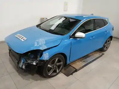 Veículo de Sucata volvo v40 fastback (525) d3 do ano 2015 alimentado d5204t6