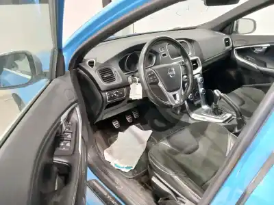 Veículo de Sucata volvo v40 fastback (525) d3 do ano 2015 alimentado d5204t6