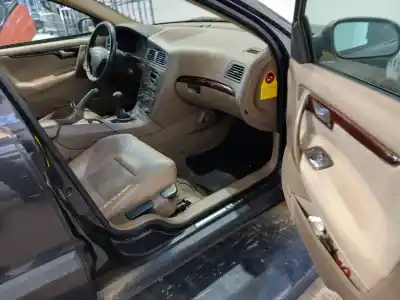 Veículo de Sucata volvo s60 i (384) d5 do ano 2001 alimentado d 5244 t,d 5244 t5