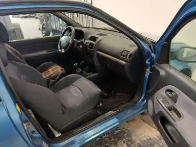 Veículo de Sucata renault clio ii (bb_, cb_) 1.2 16v (bb05, bb0w, bb11, bb27, bb2t, bb2u, bb2v, cb05,... do ano 2001 alimentado d4fb
