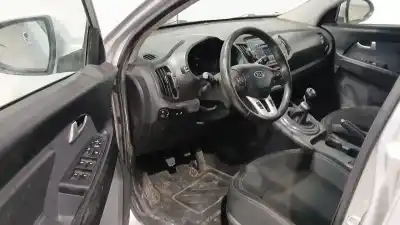 Veicolo di demolizione KIA SPORTAGE III (SL) 2.0 CRDI AWD dell'anno 2010 alimentato D4HA
