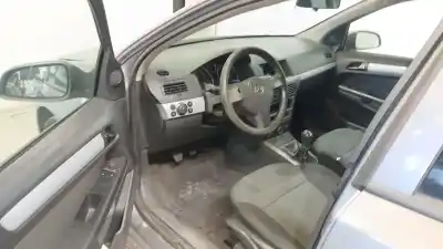Veículo de Sucata opel astra h (a04) 1.7 cdti (l48) do ano 2004 alimentado z17dth