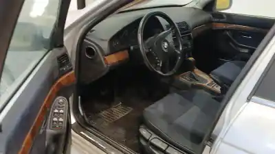 Sloopvoertuig BMW 5 (E39)  van het jaar 1999 aangedreven 306D1(M57D30)
