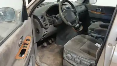 Sloopvoertuig KIA CARNIVAL II (GQ)  van het jaar 2002 aangedreven J3
